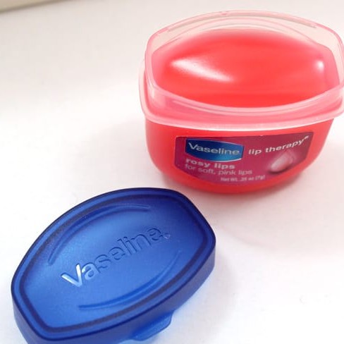 Son Dưỡng Vaseline Lip Therapy Trị Thâm Môi 7G Của Mỹ