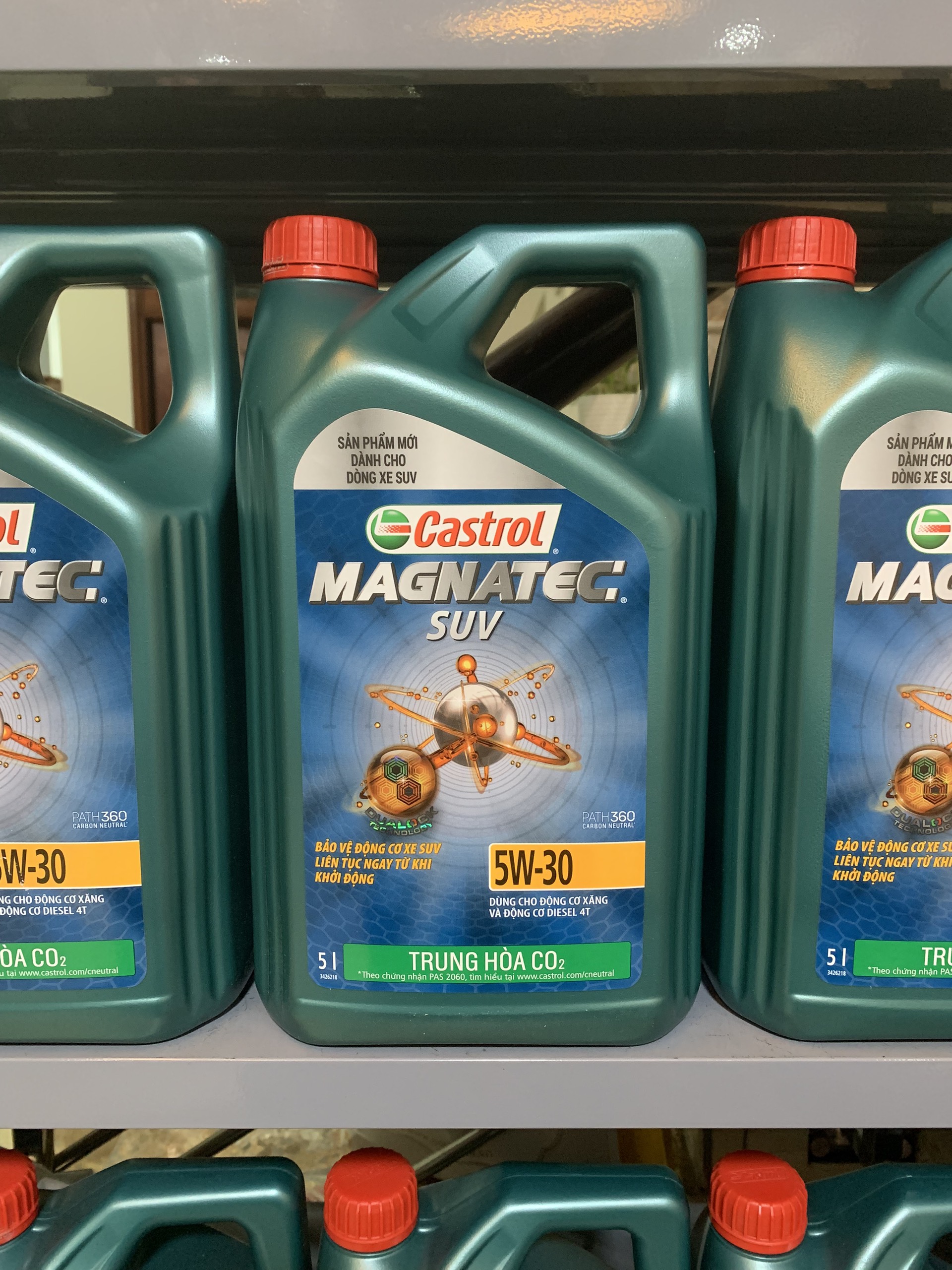 Dầu nhớt Castrol Magnatec SUV 5W-30 SP ILSAC GF-6 (Can 5 lít) - Dầu nhớt động cơ ô tô - Tổng hợp toà