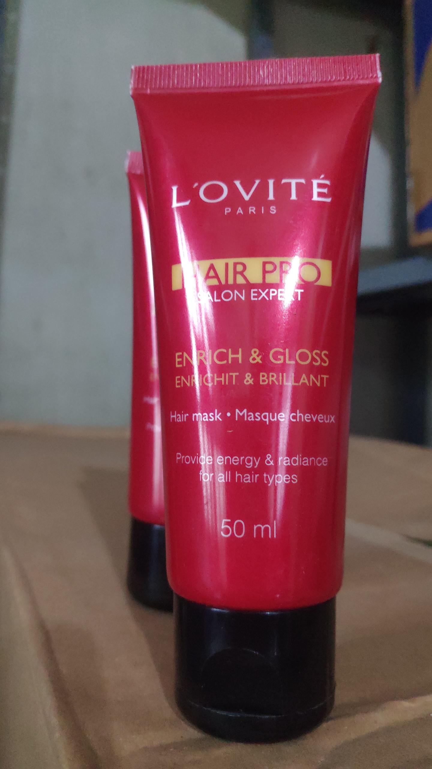 Kem xả dưỡng và bóng tóc Lovite Enrich and Gloss