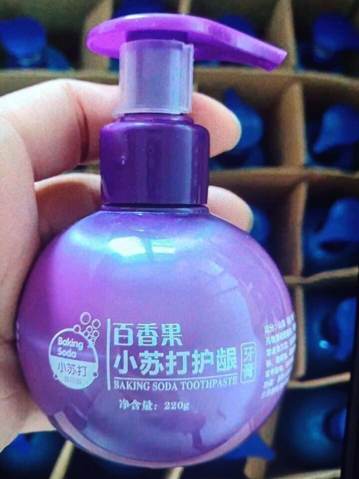 Kem Đánh Trắng Răng Baking Soda 220g – Tím