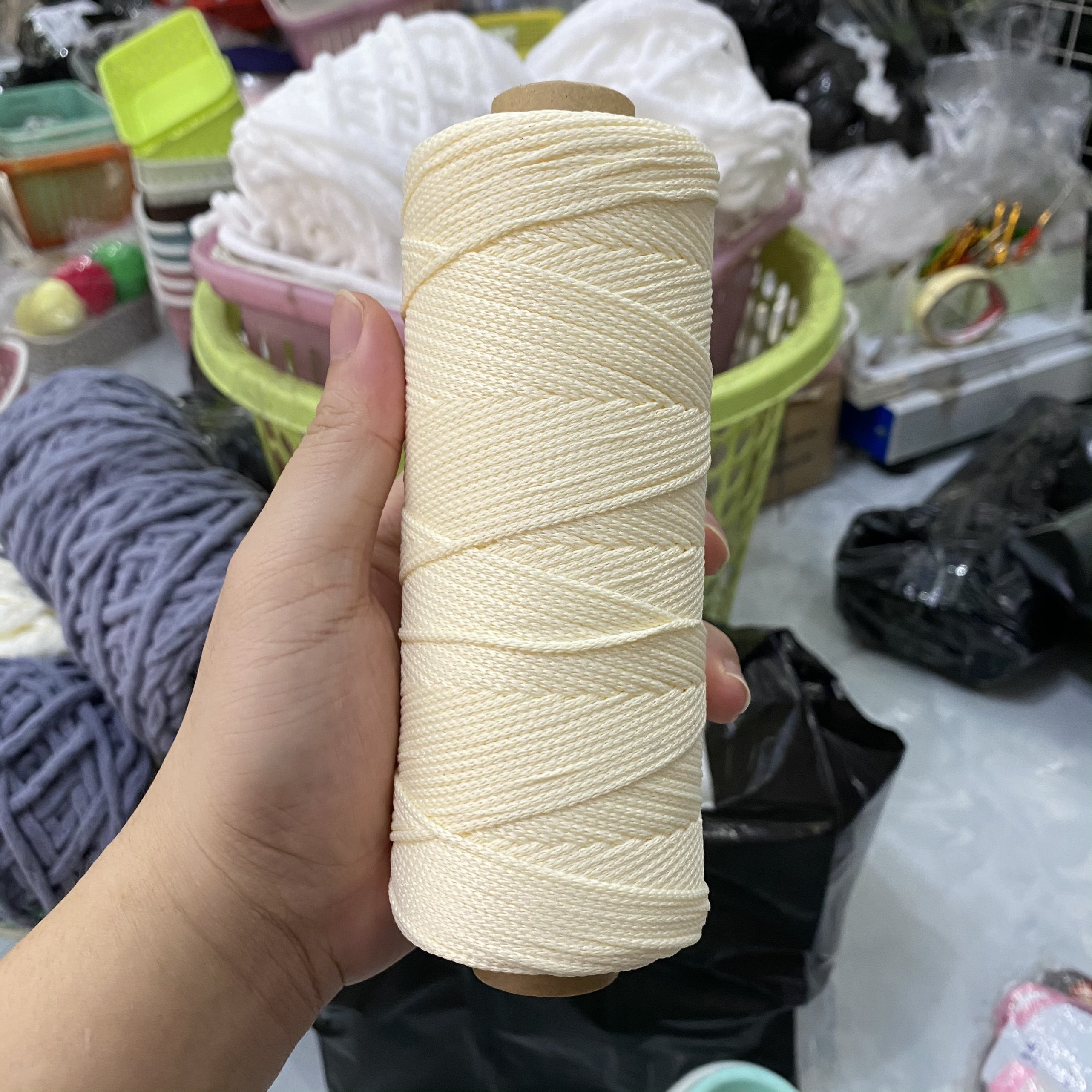 Sợi dệt trơn / Sợi Dệt Trơn 2mm lõi giấy 25k/ống bảng 78 màu