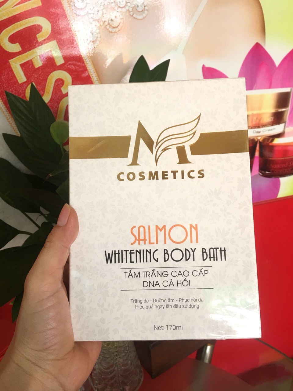 Tắm Trắng M. COS.METICS Kết Hợp Tinh Chất DNA CÁ HỒI Cao Cấp gồm 3 gói trong hộp như hình 170ml [ HÀNG CHÍNH HÃNG ]. Loại Bỏ Tế Bào Chết Làm Tan Các Đốm Nâu Se Khít Lỗ Chân Lông Dưỡng Ẩm Làm Trắng Da.