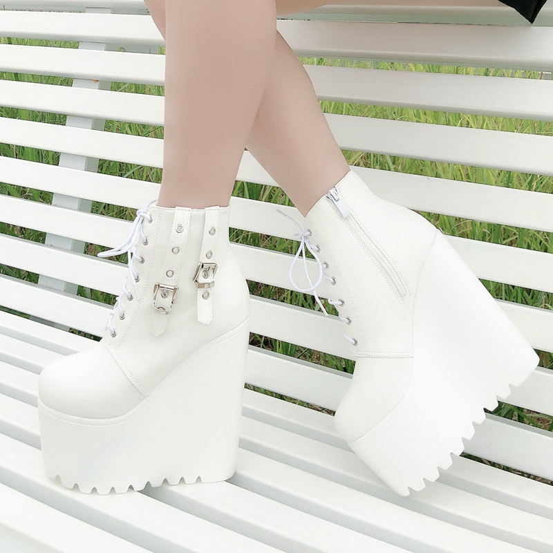 Platform Boots giá tốt Tháng 11,2022 