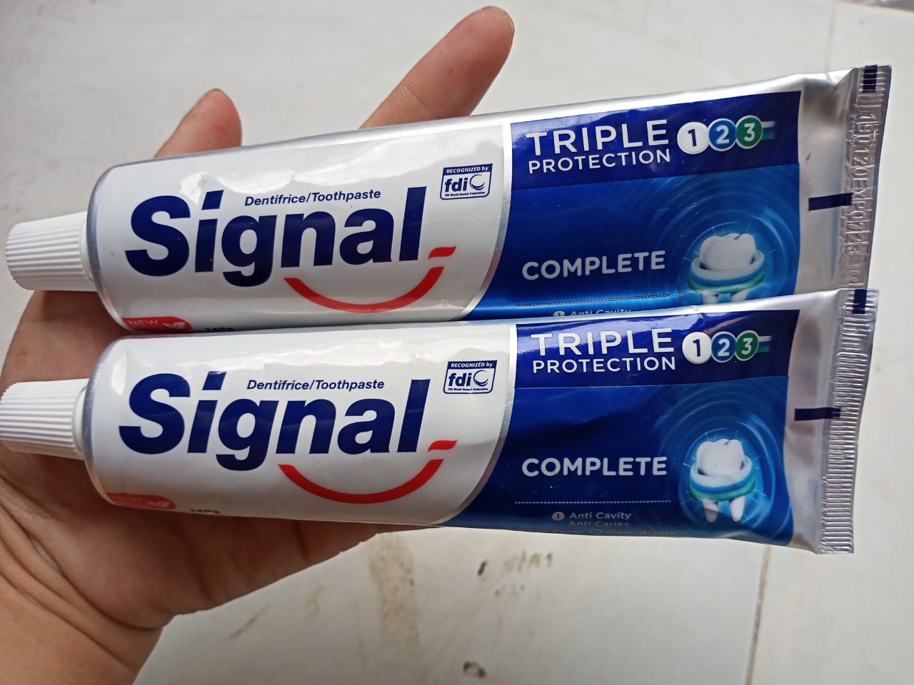 2 Tuýp Kem Đánh Răng 140G ( Không Có Hộp)