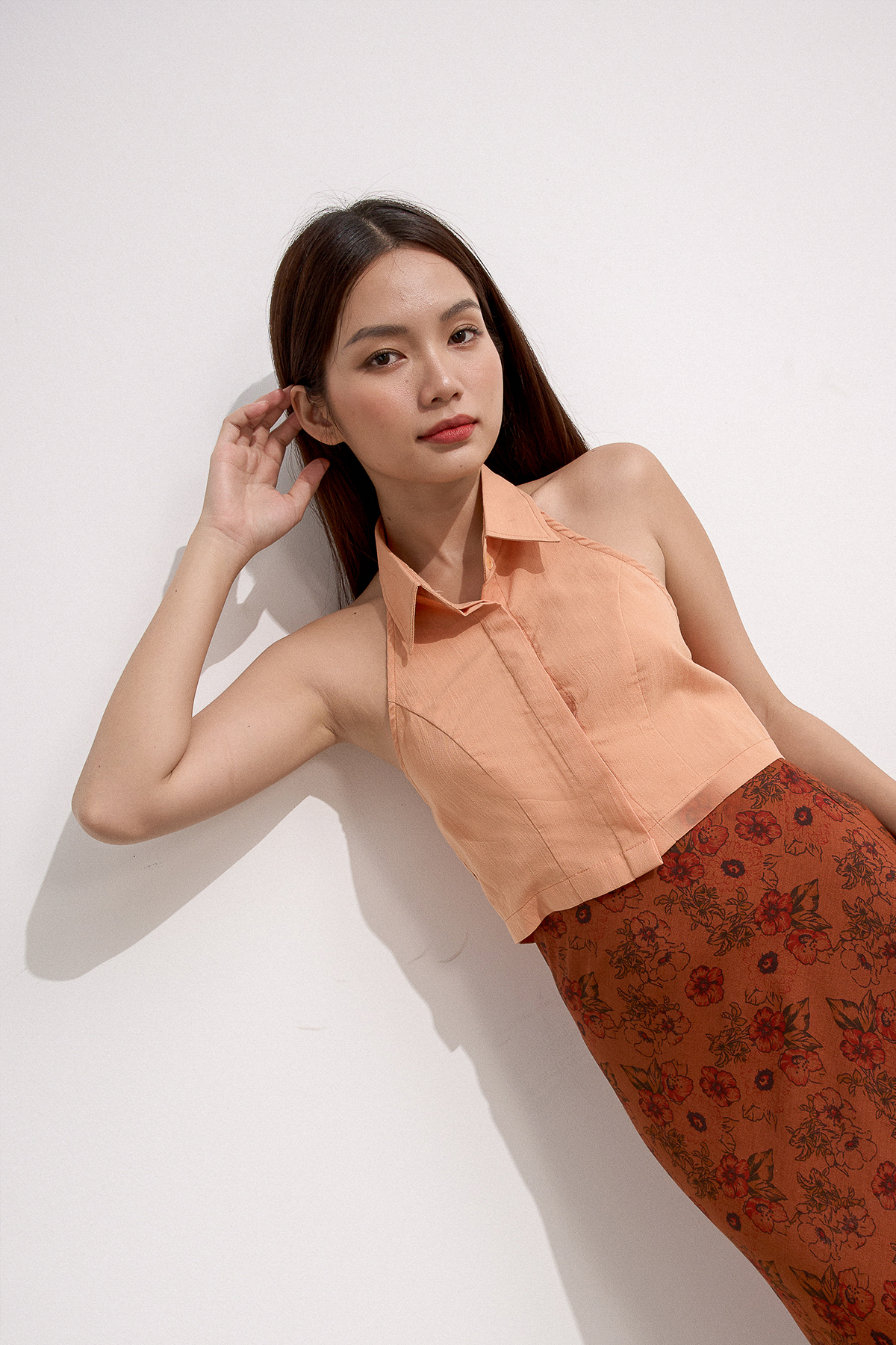 [NHẬP MÃ NOVFALAZSOCIAL02 GIẢM 40K ĐƠN 199K  ] Áo sơ mi Maybi ôm không tay cổ yếm
