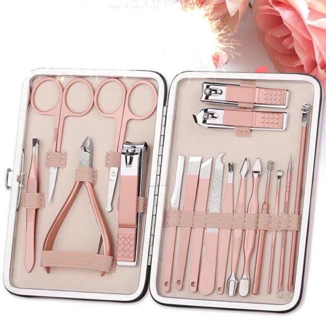 Bộ kìm bấm móng tay móng chân kéo cắt tỉa lông mày đa năng 18 chi tiết kèm hộp đựng bằng da màu hồng siêu xinh cho bạn gái - Bo kiem bam mong tay 18 mon loai to sieu xin