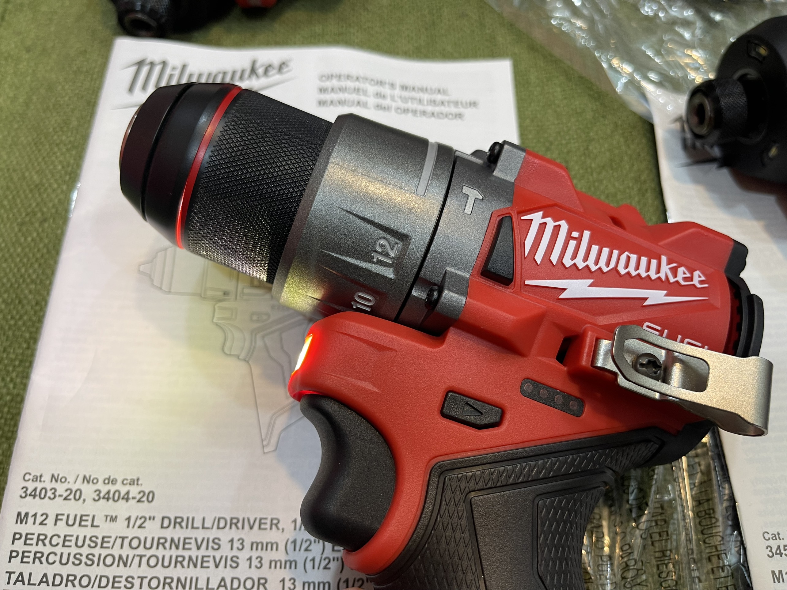 Máy khoan động lực dùng pin Milwaukee M12 FPD2-0X, 12V, Khoan 3 chức năng