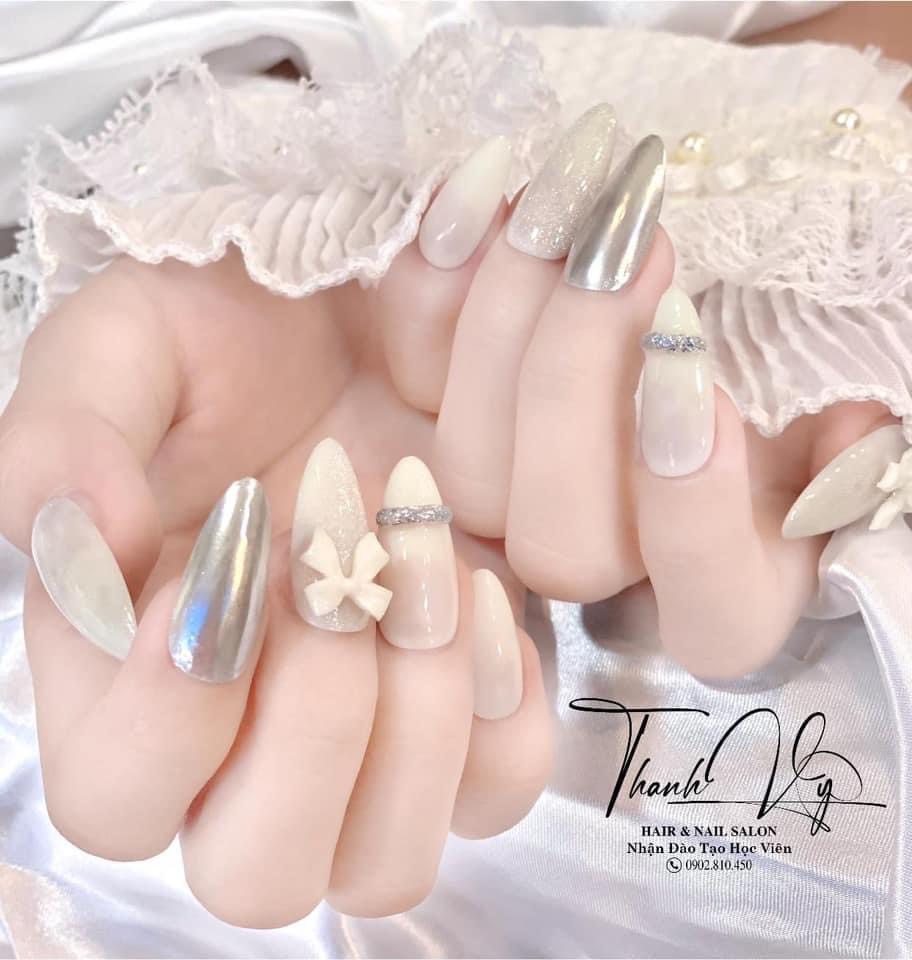 Nail box trắng móng tay giả thiết kế NB02 nail xinh cô dâu nail màu bạc trắng nơ trắng