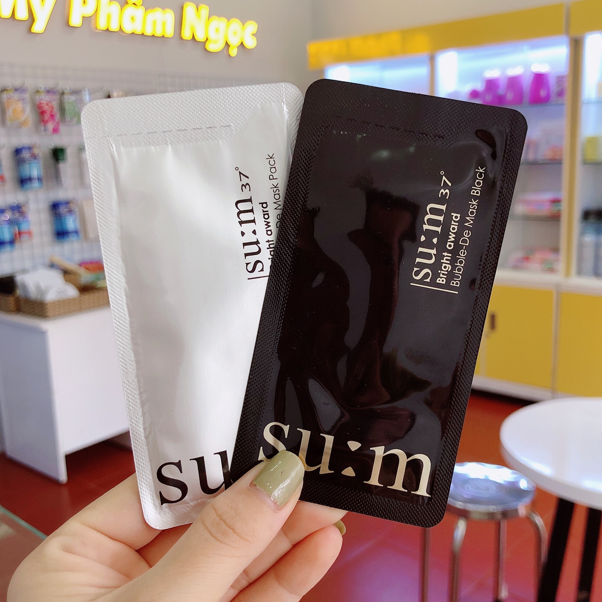 Mặt Nạ Sủi Bọt Thải Độc SUM 37 Bubble-De Mask