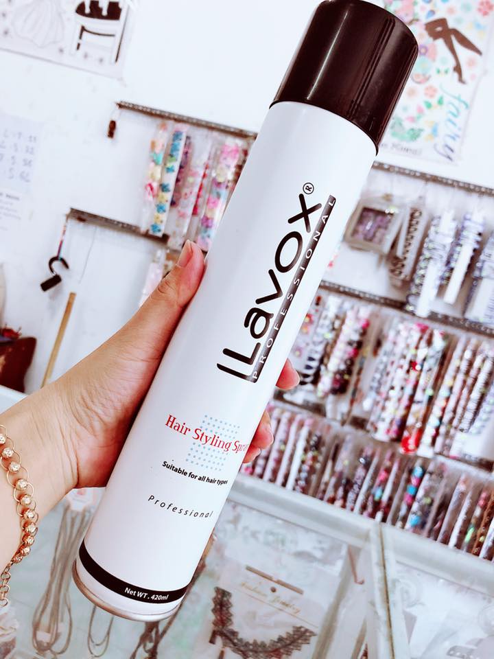 Một chai keo tạo nếp tóc dạng xịtmẫu như hình.