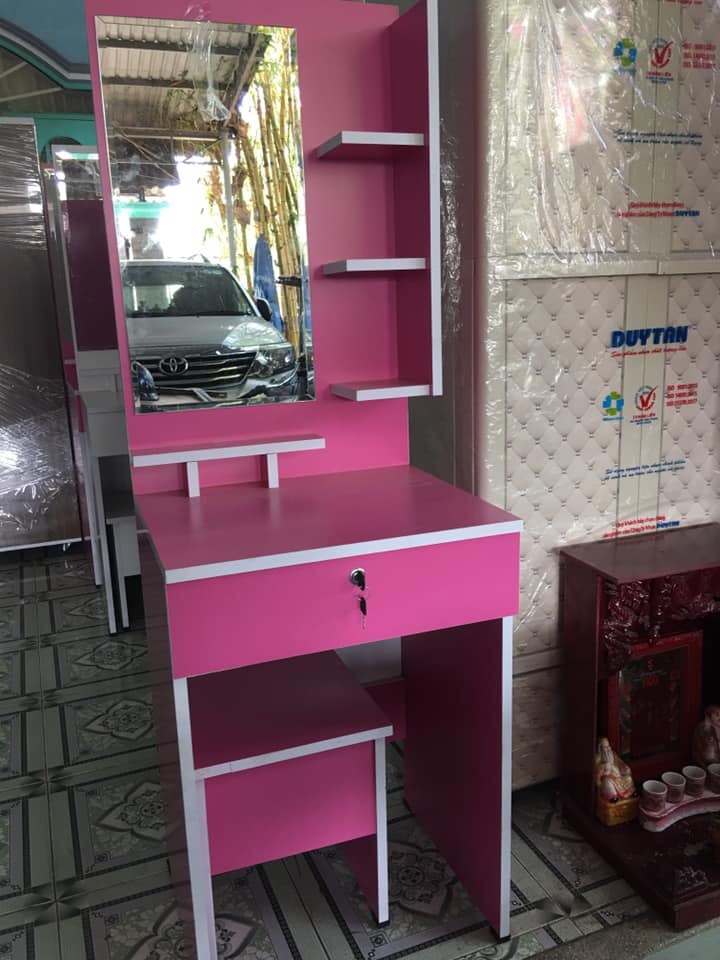 Bàn Trang điểm Hiện Đại và Sang Trọng (Giá Reeeeeeeee)