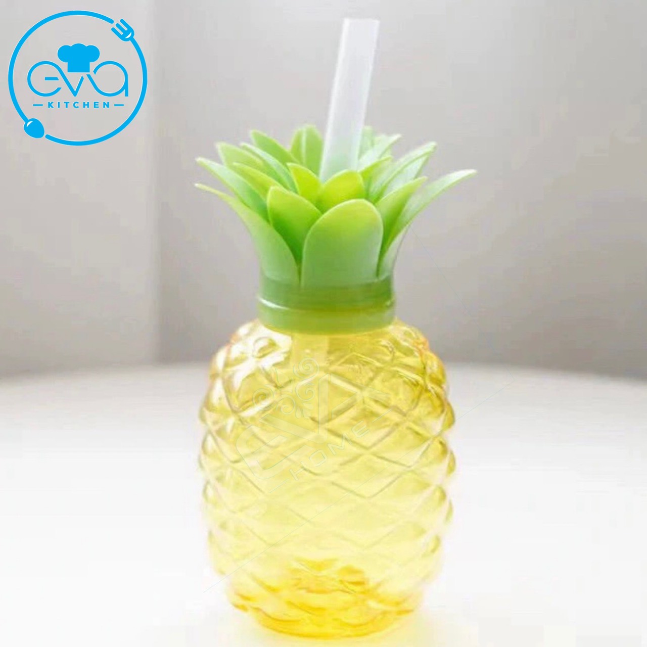 Bình Đựng Nước Nhựa Kiểu Dáng Trái Cây 500 Ml Gồm Mẫu Quả Dâu Tây Và Quả Dứa ( Khóm) Tặng Kèm Ống Hú