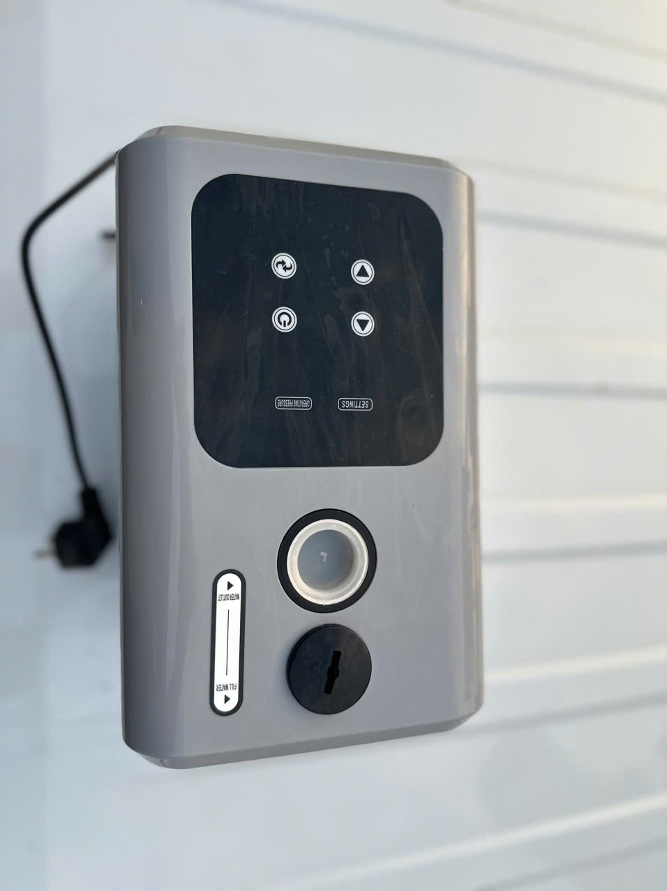 BƠM NƯỚC TĂNG ÁP INVERTER BIẾN TẦN 320W SIÊU ÊM ĐA CÁNH TẦNG  ZoSi THÁI LAN