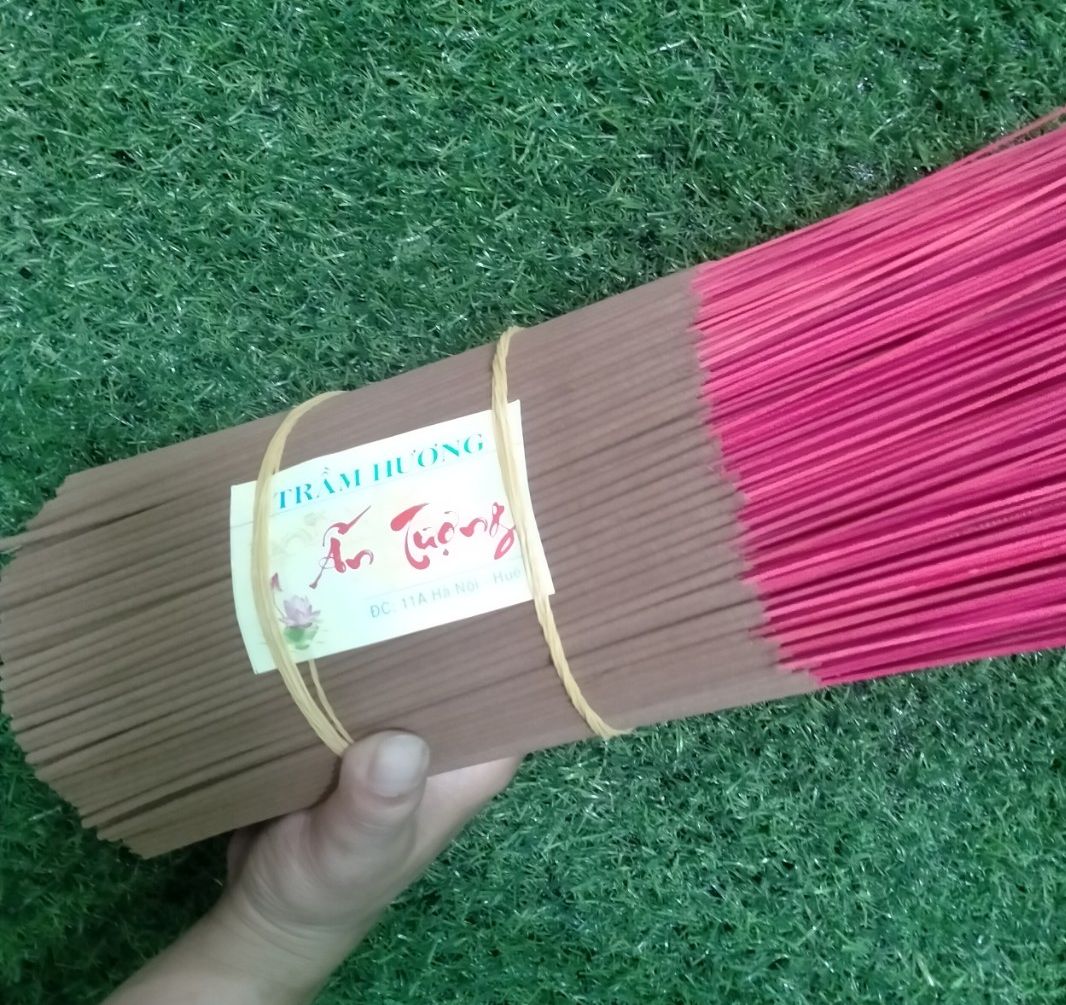 15kg 1kg nhang QUẾ huế + TẶNG 5 NỤ TRẦM Vĩnh Thuận Phát ( NHANG SẠCH THƠM DỊU NHẸ ÍT KHÓI cao 34cm )