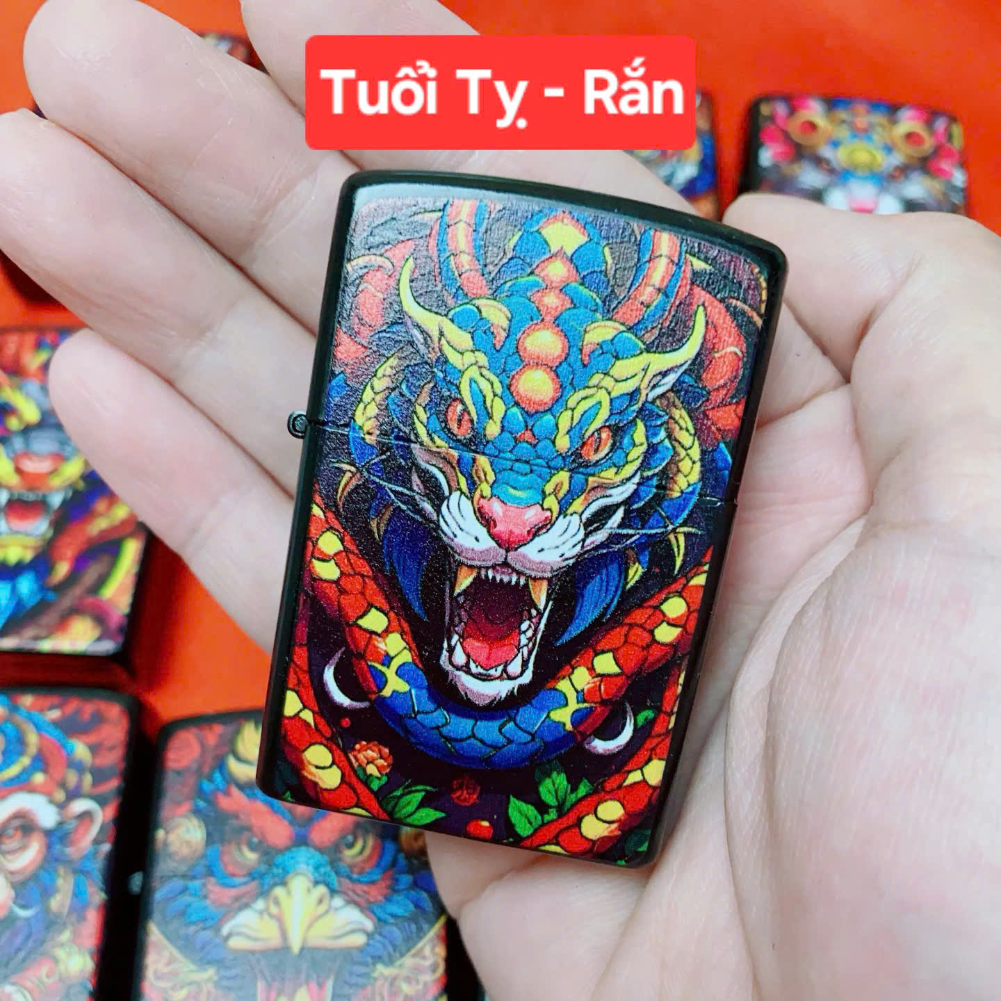 Bật Lửa Zippo Sơn Tĩnh Điện 12 Con Giáp ( Tặng Kèm Chai Xang Mini + Đá Bấc)