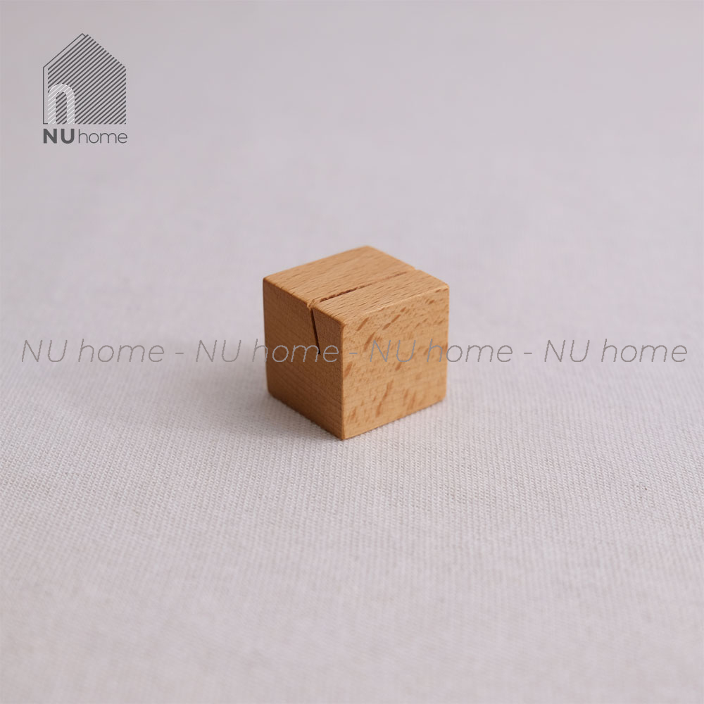 Giá đỡ kẹp ảnh bưu thiếp để bàn - Mino | nuhome.vn | được thiết kế đơn giản bằng chất liệu gỗ cao cấ