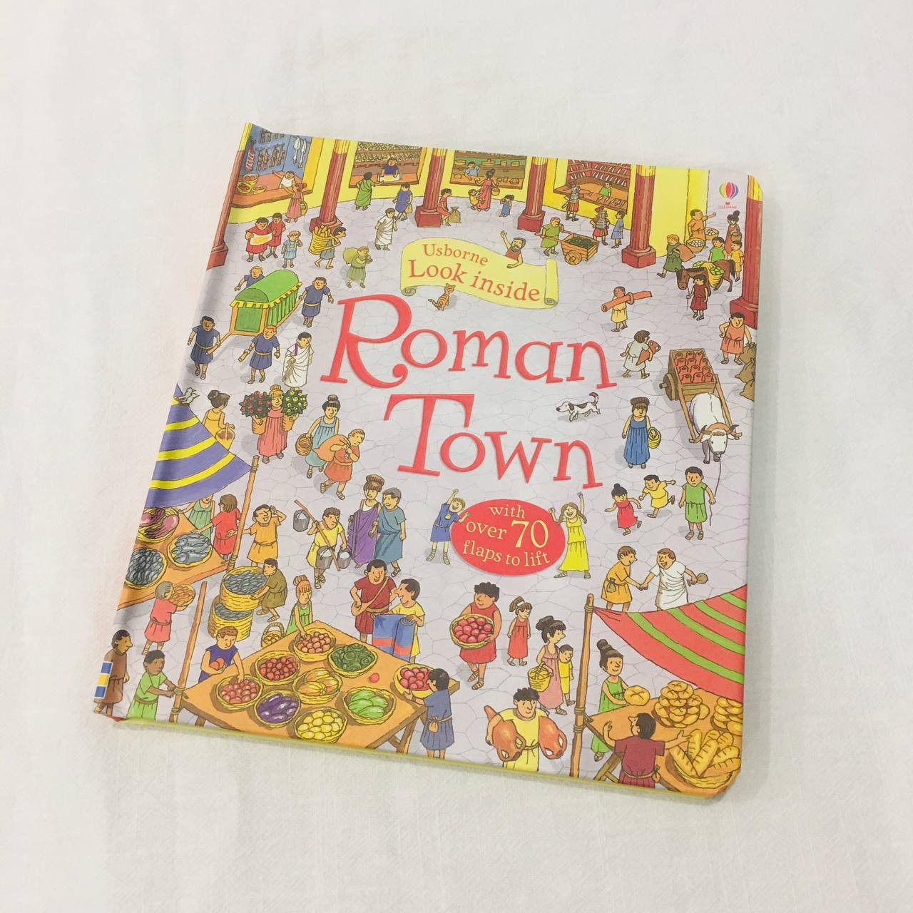 Sách Usborne Look Inside Roman Town - Cho Bé Từ 5 Tuổi