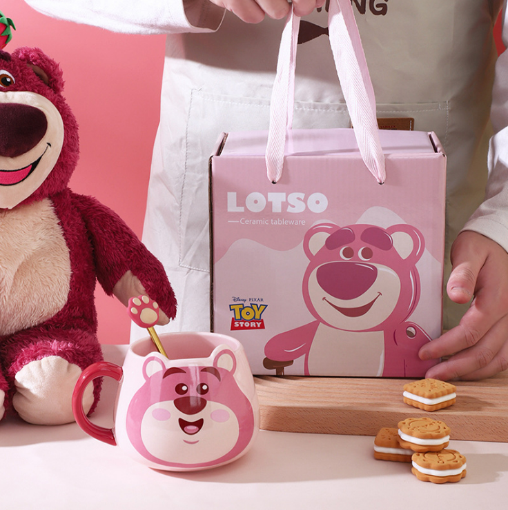 [Chính hãng Disney] Set Cốc/Ly Gốm Gấu Dâu Lotso Kèm Hộp Qùa Màu Hồng Dễ Thương Ly Uống Nước Gấu Dâu