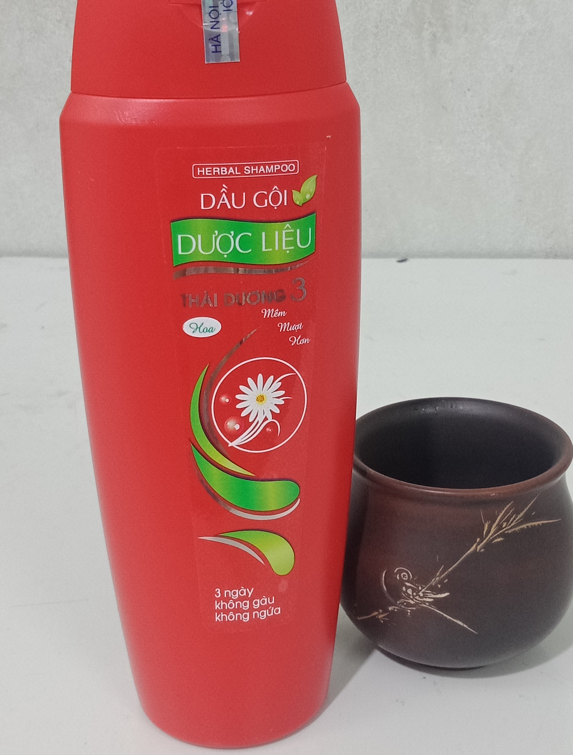 Dầu Gội Mọc Tóc/ Dầu Gội Thái Dương 3 ( Lọ 200Ml Hương Hoa) Tặng Kèm Bọt Biển Rửa Mặt