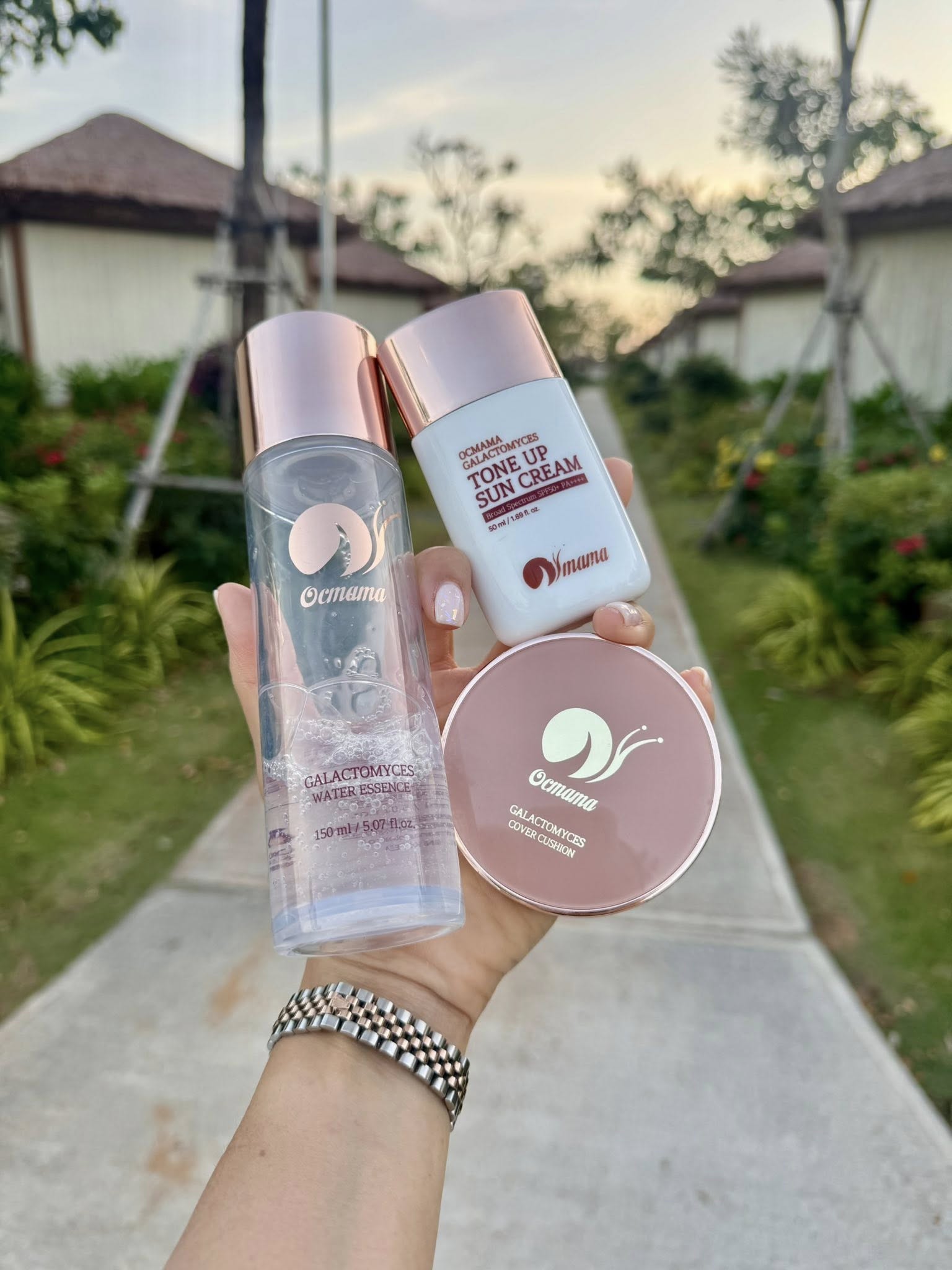 Combo 3 sản phẩm nước dưỡng-kem chống nắng-phấn nước 𝑶𝒄𝒎𝒂𝒎𝒂 hỗ trợ da chắc khỏe bên trong tươi tắn b