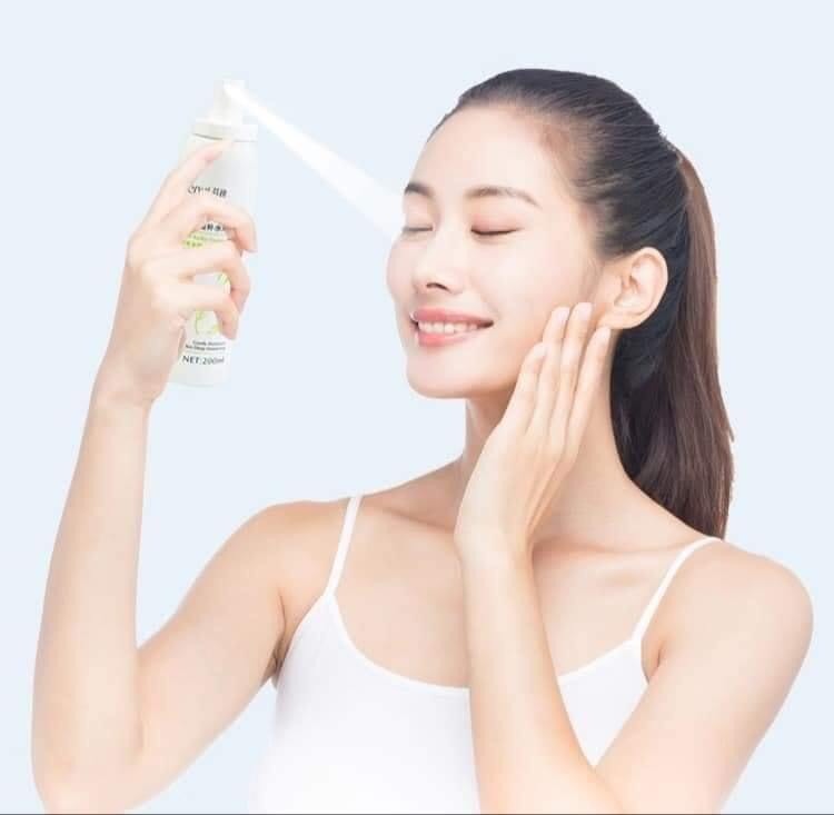 Xịt Khoáng Fenyi giữ ẩm cho da giúp cố định lớp trang điêm phù hợp cho da mụn 200ml