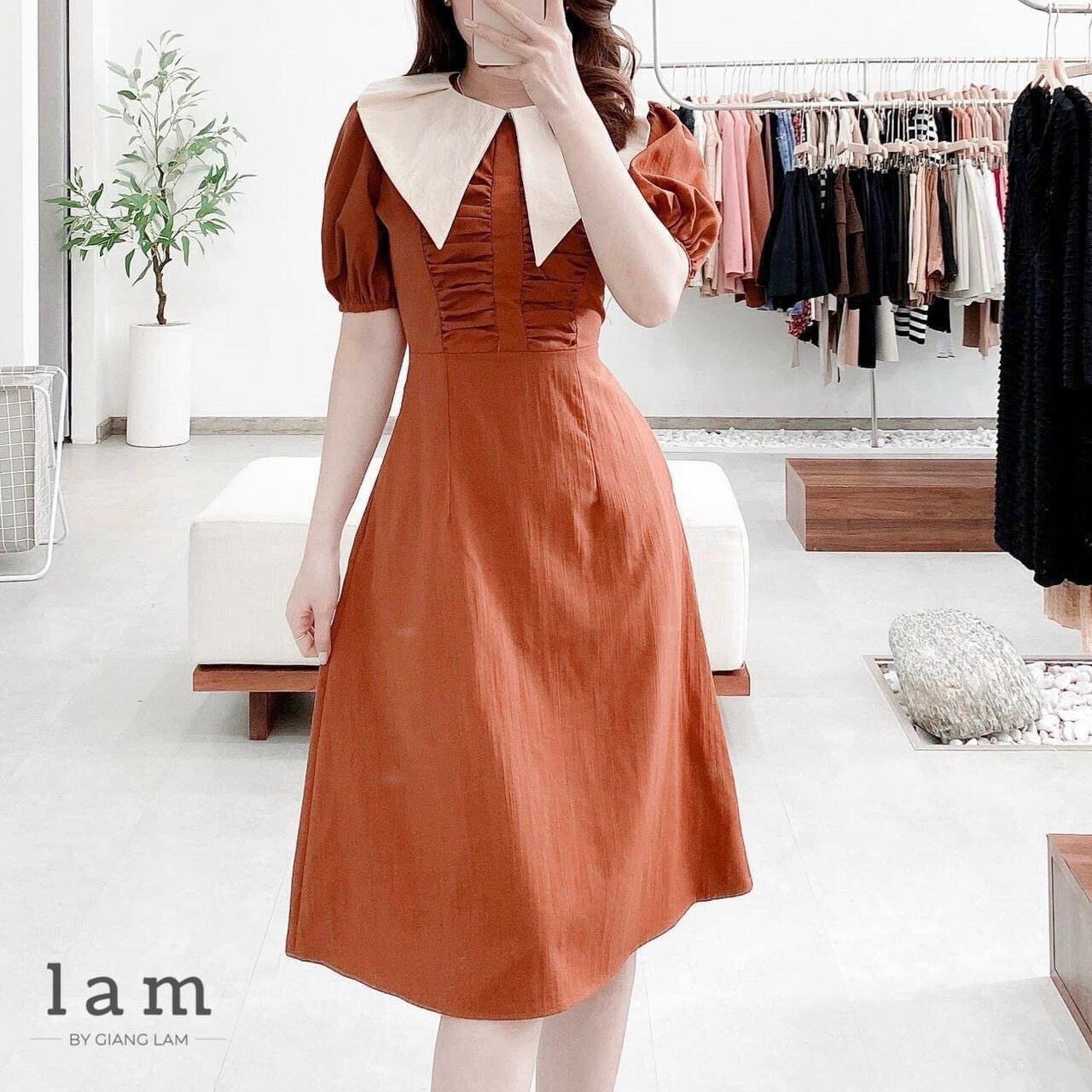 NEW IN TOWN - Cami Dress 🧡 Một chiếc váy màu cam đất cực kì cực kì tôn da  đây các cậu ơi 🧡 Tông màu trầm... | Instagram