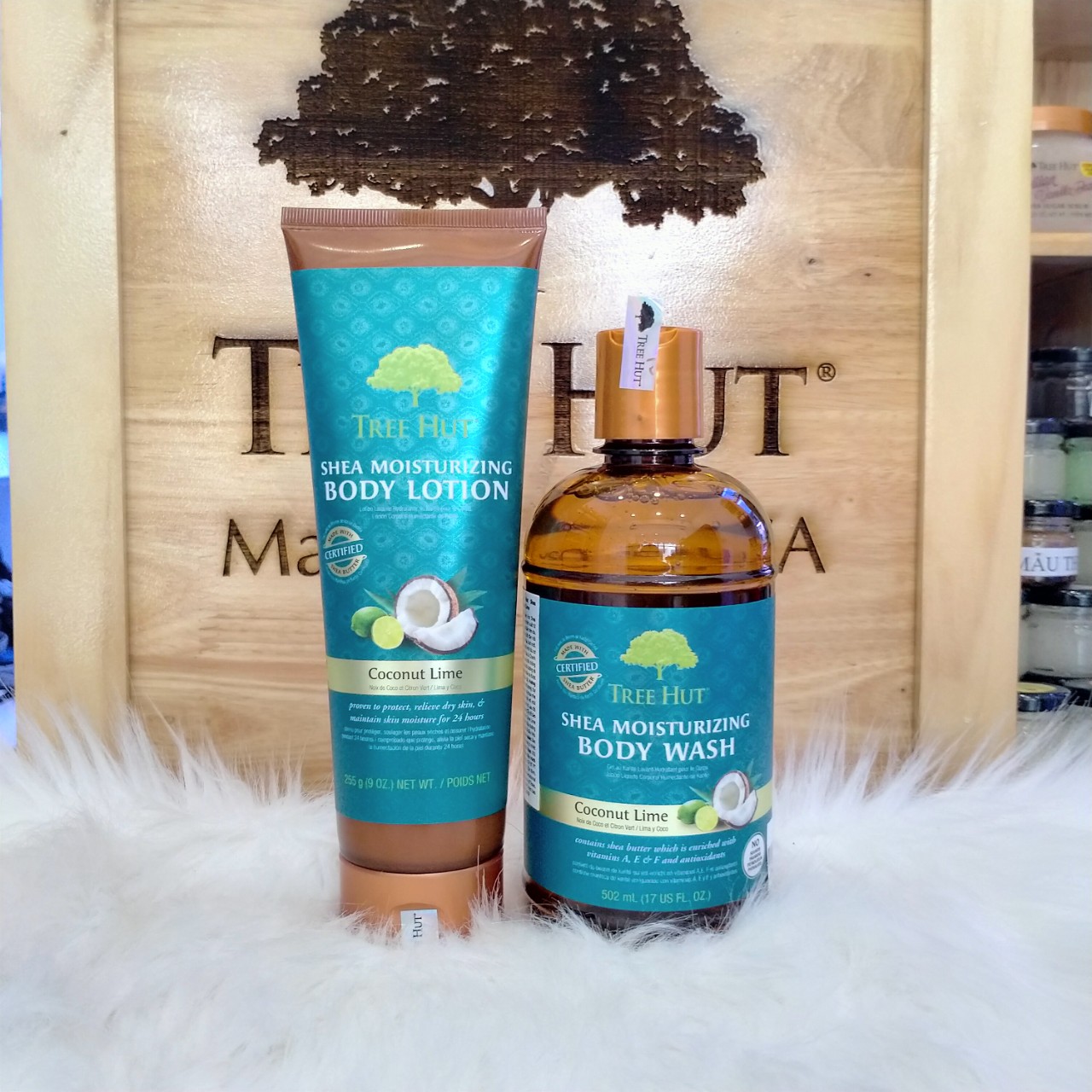 [HCM]Combo Tree Hut Coconut Lime Chanh Dừa - Body Wash Coconut Lime 502ml + Body Lotion Coconut Lime 255garm
