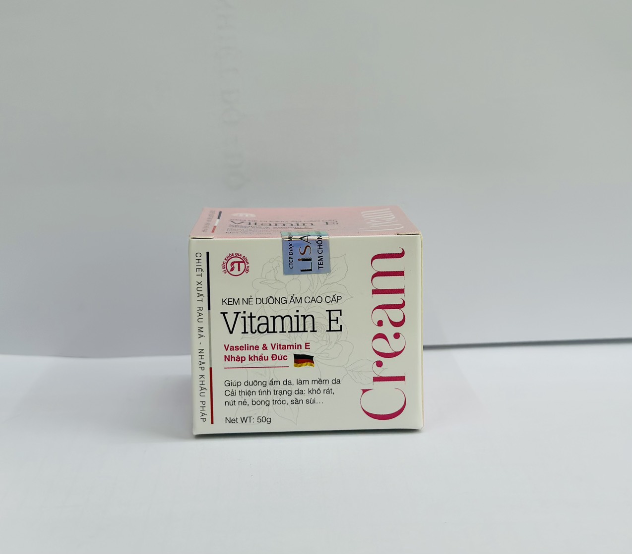 KEM NẺ DƯỠNG ẨM CAO CẤP VITAMIN E - Vaseline và vitamin E nhập khẩu từ Đức -  hộp 50g - ÚC CHÂU PHAR