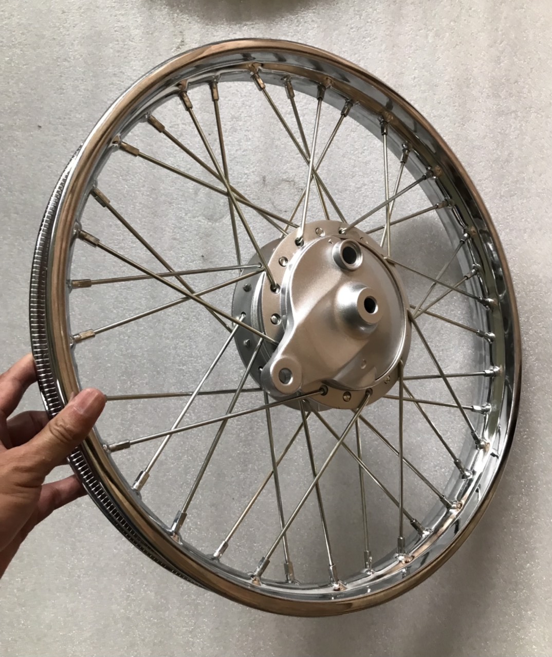 Bán lẻ 1 cái niềng(vành nan) sắt trước bản 1.2*17 hoặc sau bản 1.4*17 cho tất cả các dòng xe Honda D