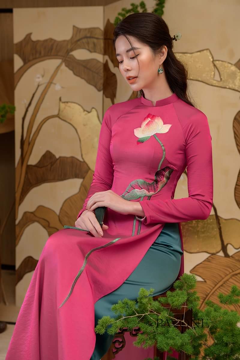 áo dài thêu hồng hoa sen  mới nhất