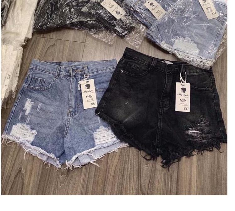 Quần short jean nữ  RÁCH HAI BÊN CÀO TƯA XÁM - ĐEN 0663C