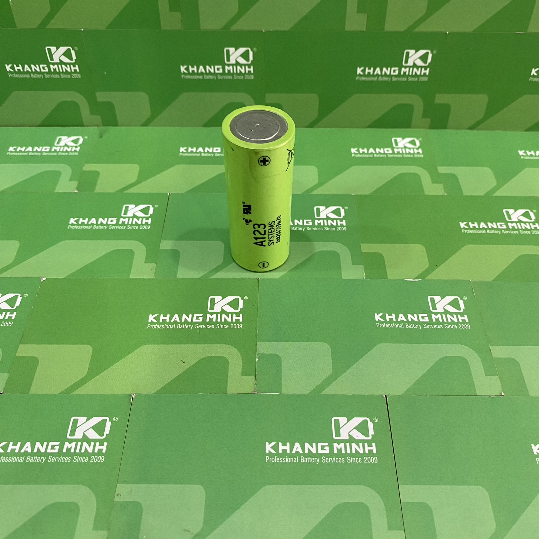 Pin sắt A123 M1B xả 60C 120A 26650 3.2V dung lượng 2500mAh làm bình kích đề xe hơi