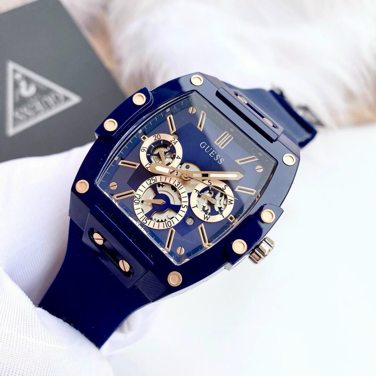 Đồng hồ đeo tay nam dây silicon cao cấp chống nước thể thao Guess size 43x51mm fullbox  shop kiwi