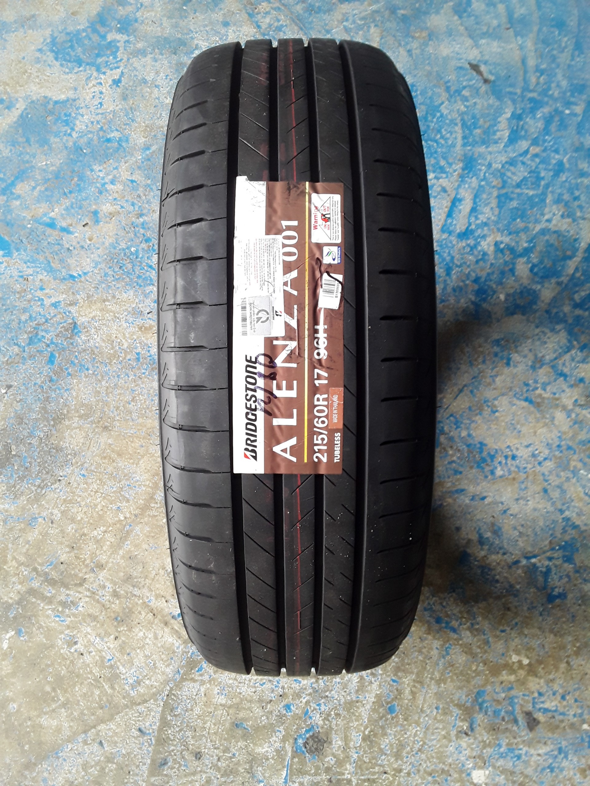 Lốp Bridgestone 215/60R17 AL01