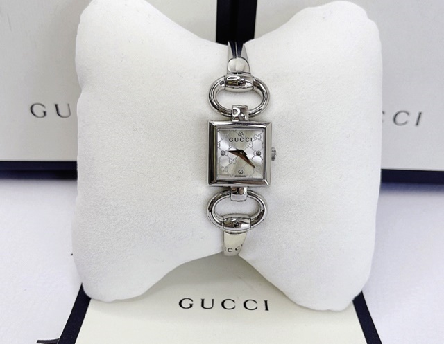 Đồng Hồ Chính Hãng Gucci Nữ Tornabuoni YA120508 ( Lắc Tay ) Mặt Vân Hoa Gucci đính Kim Cương Fullbox. / Model ( Gucci YA120508 #Gucci YA120508 )