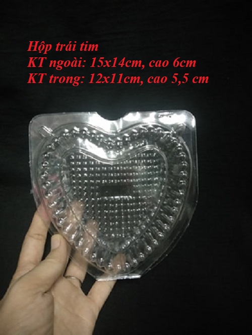 BỘ 50 HỘP NHỰA ĐỰNG BÁNH HÌNH TRÁI TIM 12X11 CM CAO 5 CM