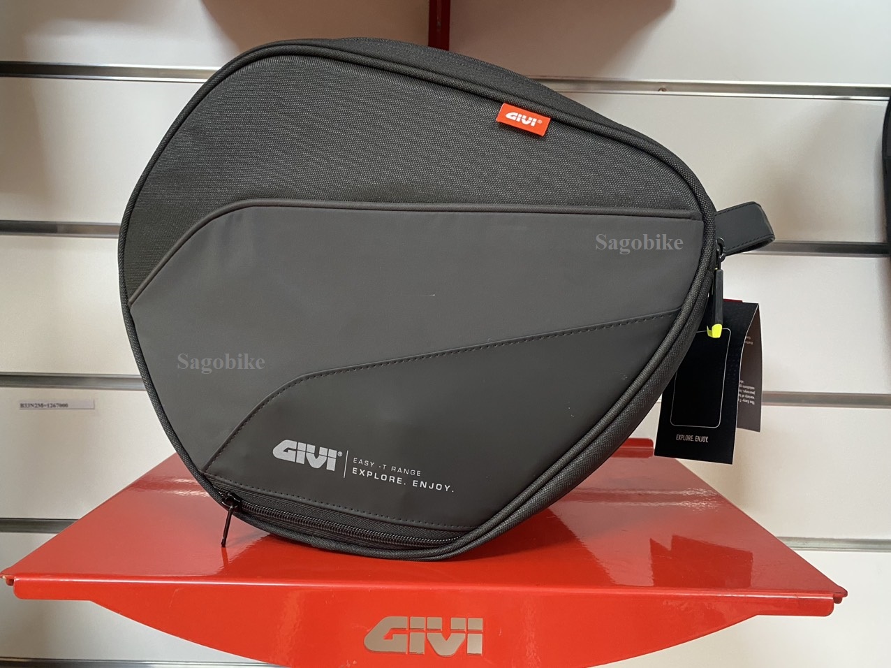 Túi bụng xăng givi EA135 túi givi gắn trước xe ga