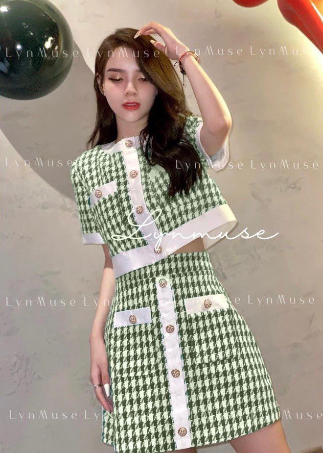 Set thời trang nữ phong cách Hàn áo croptop tay ngắn mix chân váy kết nút xinh xắn Set áo nữ kiểu cr