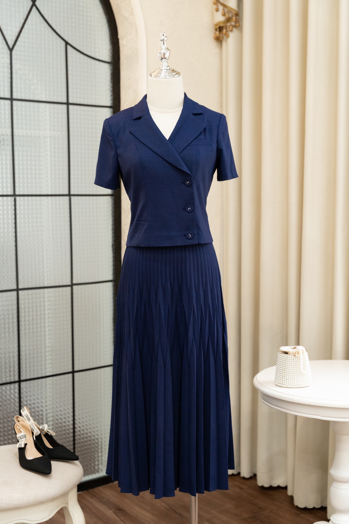 Juýp xòe dập ly thiết kế Laeem Design LJ1X24001 chất liệu đũi xước vân màu tím than mềm mát thoải má