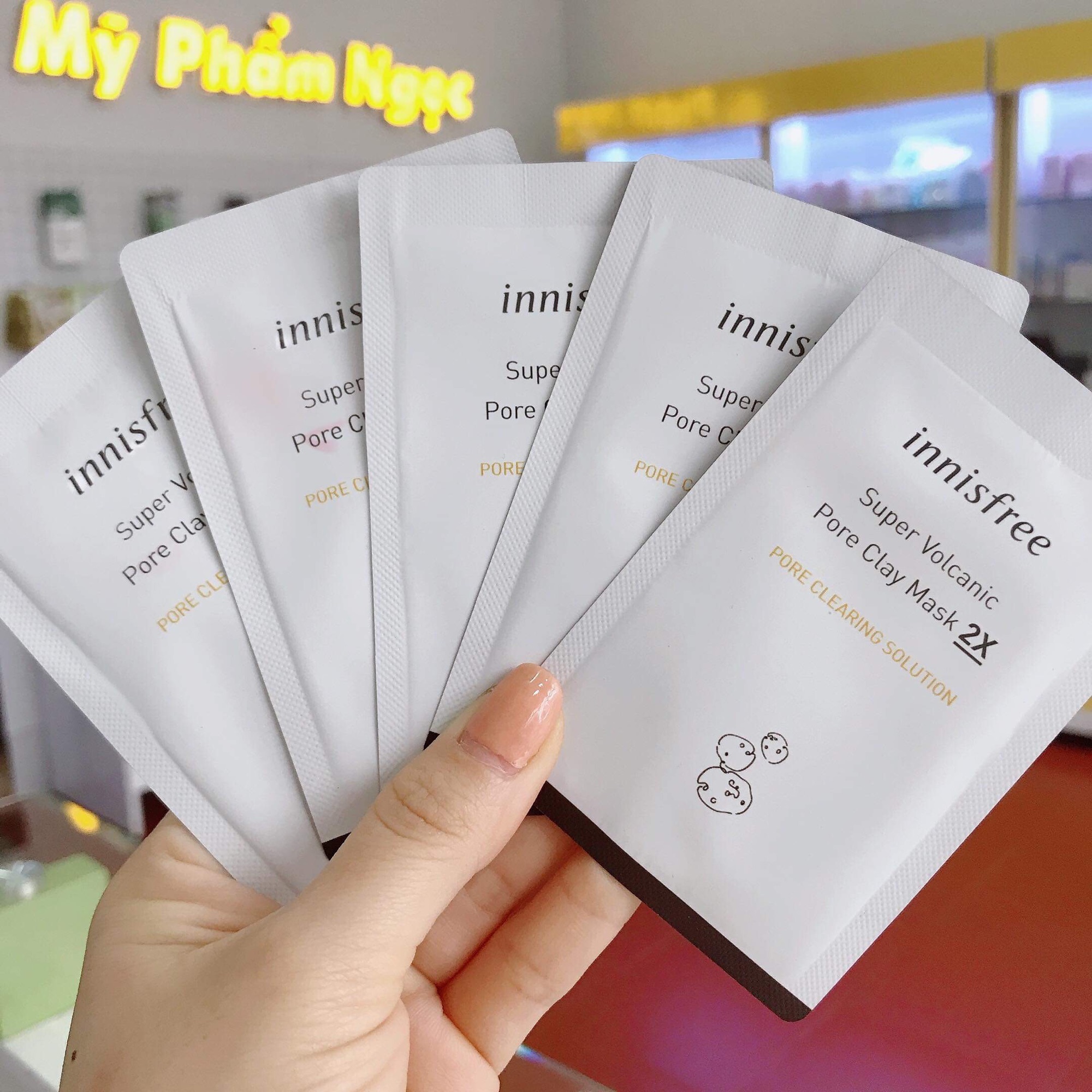 [Sample]Gói Mặt Nạ Đất Sét Cho Mụn Đầu Đen Innisfree Super Volcanic Pore Clay Mask 2X