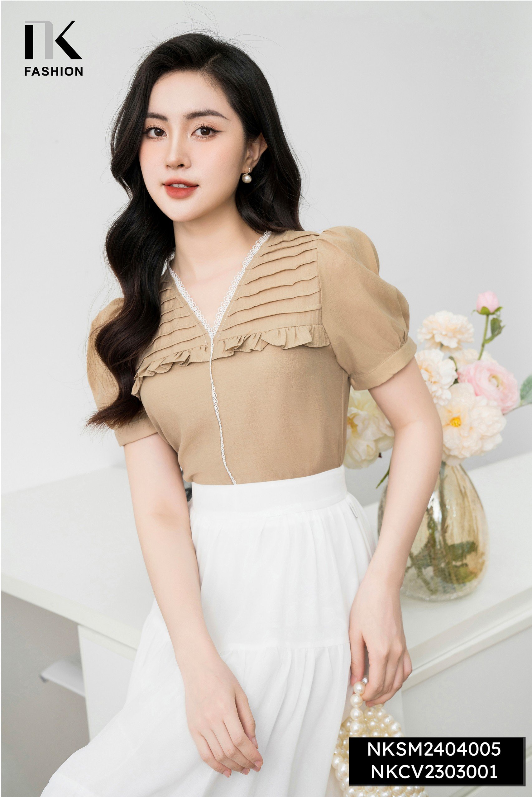 Áo Sơ MI Kẻ Ren Cổ Bèo Ngực NK Fashion Công Sở Nữ Cách Điệu Nữ Tính Vải Mềm Mịn NKSM2404005