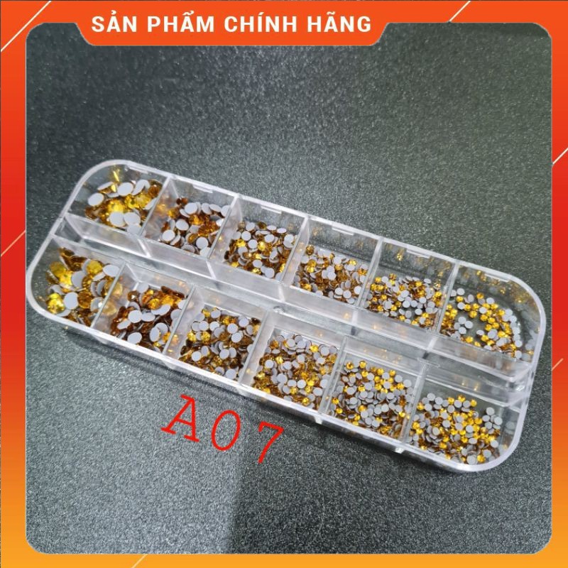 Đá trang trí móng tay