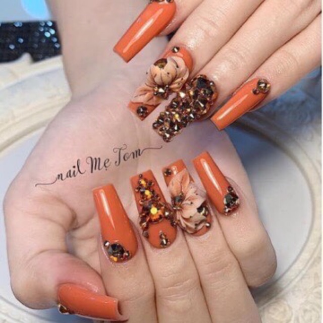 Nail giả thiết kế