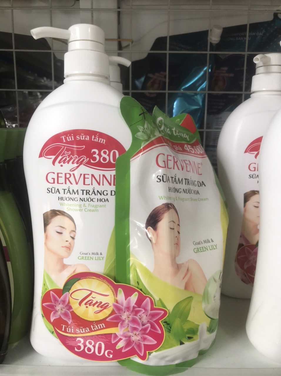 Sữa tắm trắng da hương nước hoa Goast Milk & Green Lily 900g Gervenne (Tặng túi sữa tắm 380g)