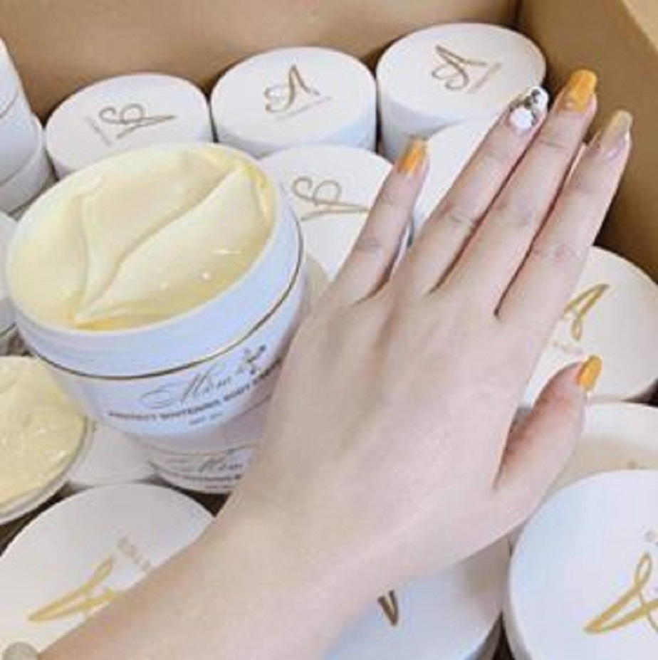 [HCM]KEM BODY MỀM SIÊU TRẮNG CAO CẤP ?? Xuất xứ : hàng cty A Cosmetics VN ?? ?? Trọng lượng : 250g ????Giá sỉ : #130k/hộp ????Lốc 6 hộp #720k  ?? Chất kem mềm mịn ??Thơm mùi nước hoa tinh tế