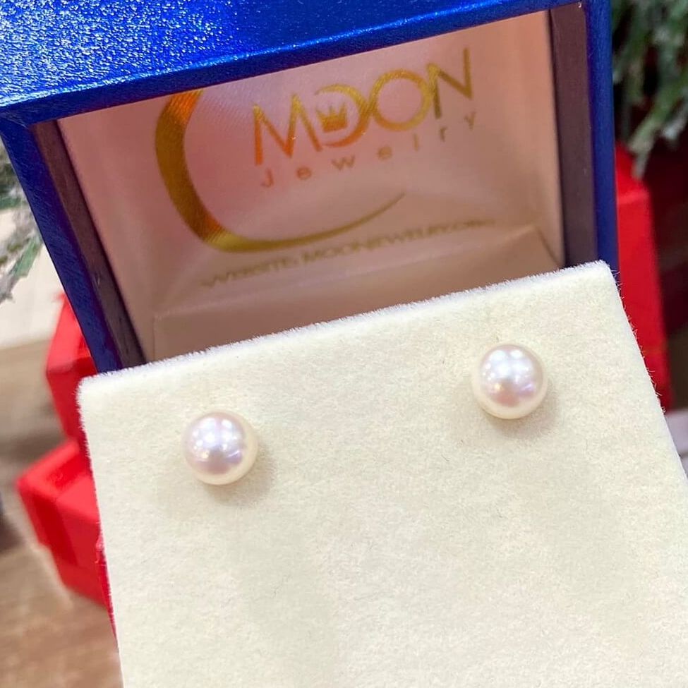 Bông Tai Đính Ngọc Trai Nước Mặn Akoya Chuôi Vàng Ý 18K - MOON Jewelry