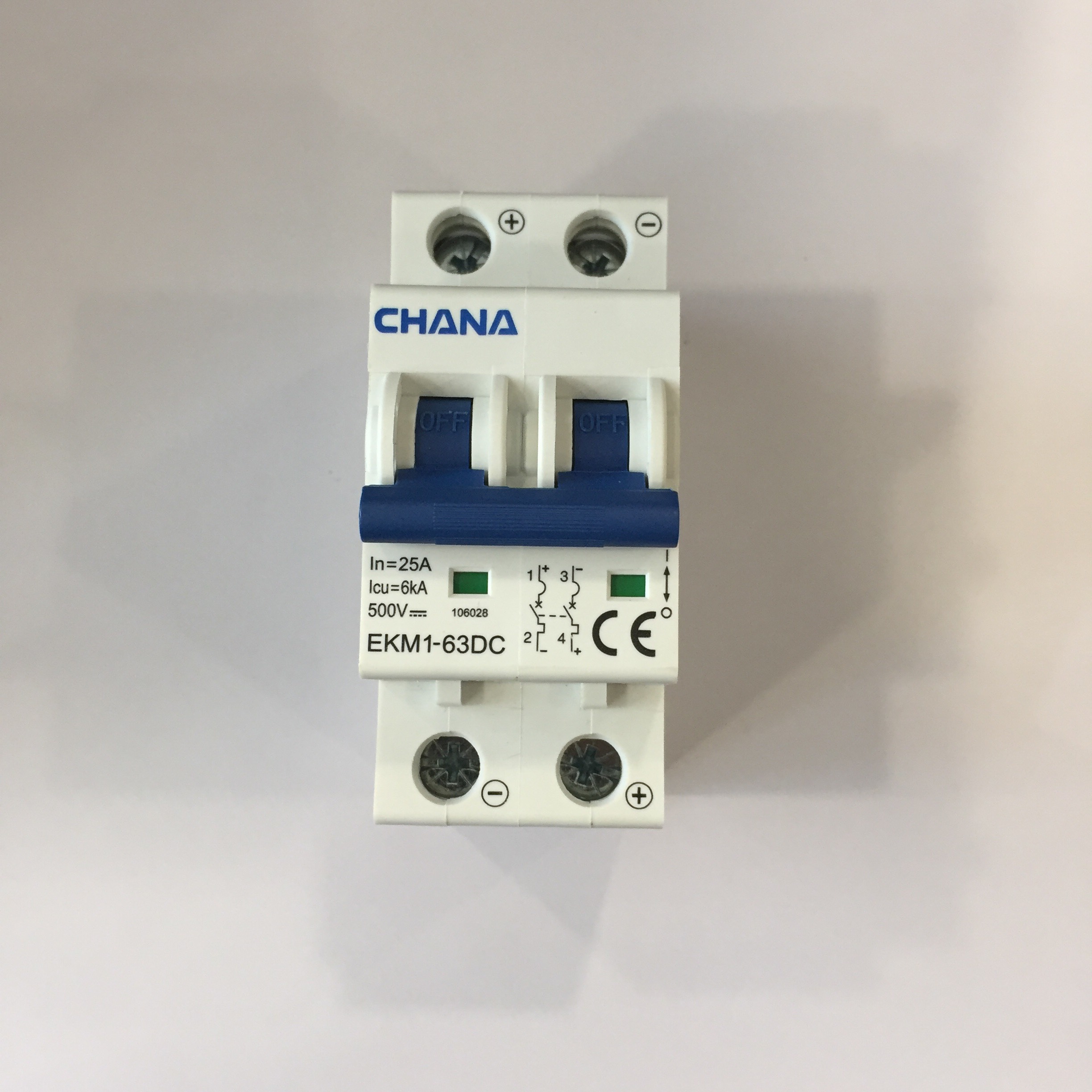 Cầu dao điện một chiều DC CB Bộ ngắt mạch cho Solar Năng Lượng Mặt Trời GIVASOLAR CHANA DC 500V 1000