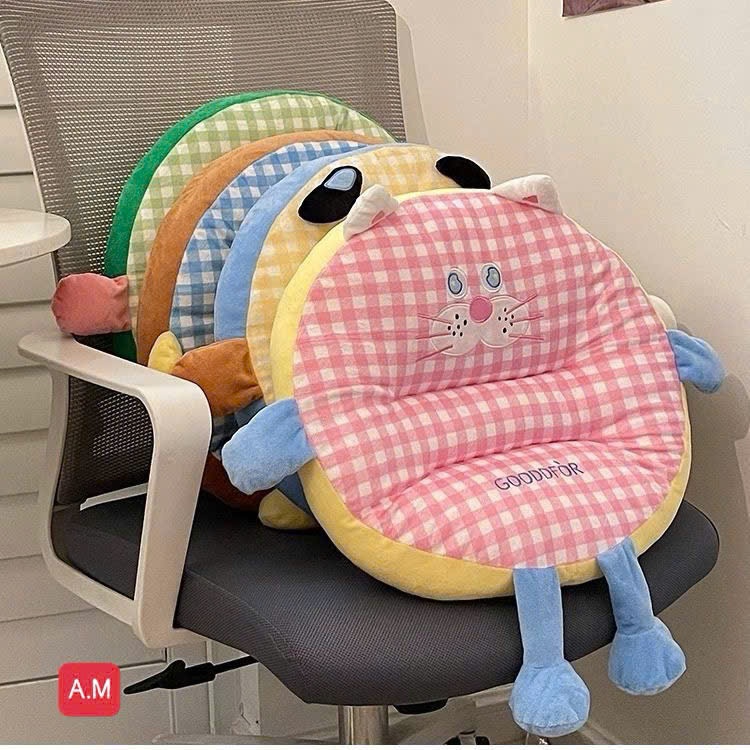 Gối Tựa Lưng Thú Bông Caro Dễ Thương Gối Ngồi Sofa Văn Phòng Học Sinh Êm Ái – 2 Kiểu Vuông/Tròn
