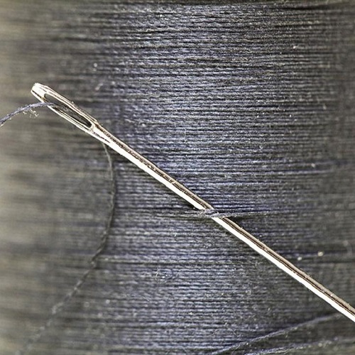 Vỉ Kim May Tay Loại Lỗ Xỏ Chỉ To - Số 8 - Thông Dụng ( 12 Cây / vỉ )