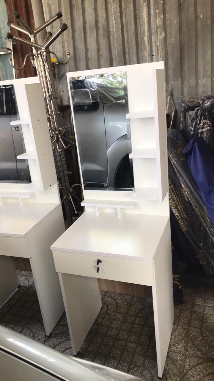 Bàn Trang điểm Hiện Đại và Sang Trọng (Giá Reeeeeeeee)